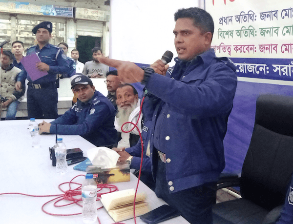 দেশীয় অস্ত্র কারো বাড়িতে পাওয়া গেলে মামলা হবে