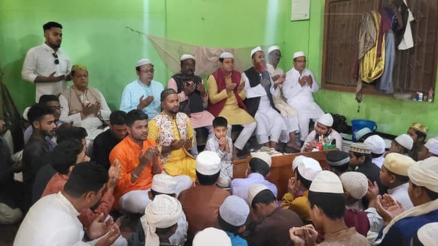 গোয়ালন্দে কাজী ইরাদত আলীর সুস্থতা কামনায় দোয়া মাহফিল