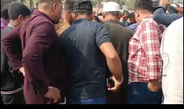 ট্রাকের ধাক্কায় সরাইলে এক শিক্ষক  নিহত