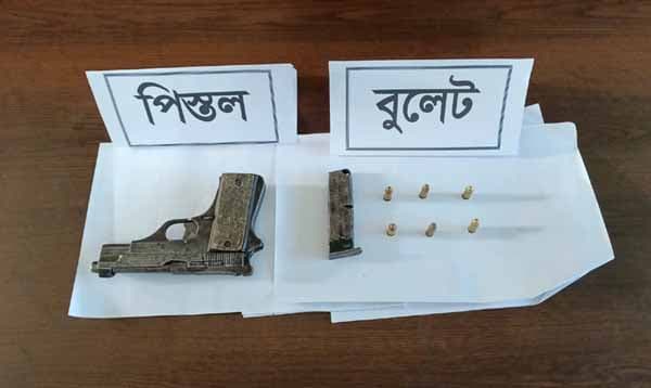 অস্ত্র ঠেকিয়ে পাওনা টাকা আদায়ের চেষ্টা, অস্ত্র-গুলিসহ গ্রেপ্তার