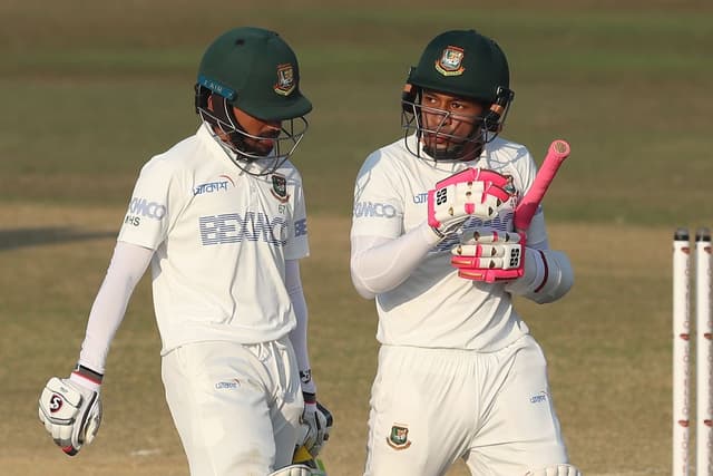লিড নিয়ে তৃতীয় দিন শেষ করল বাংলাদেশ