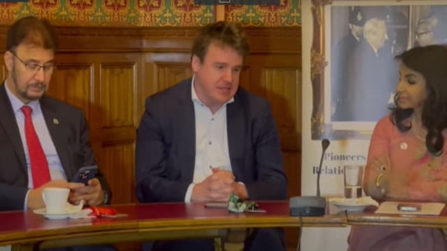 শেখ হাসিনাকে অভিনন্দন জানালেন ব্রিটিশ এমপিরা