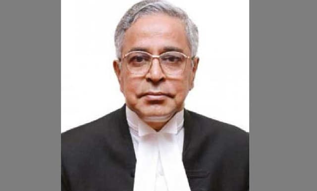 আগামীকাল করোনার টিকা নেবেন প্রধান বিচারপতি