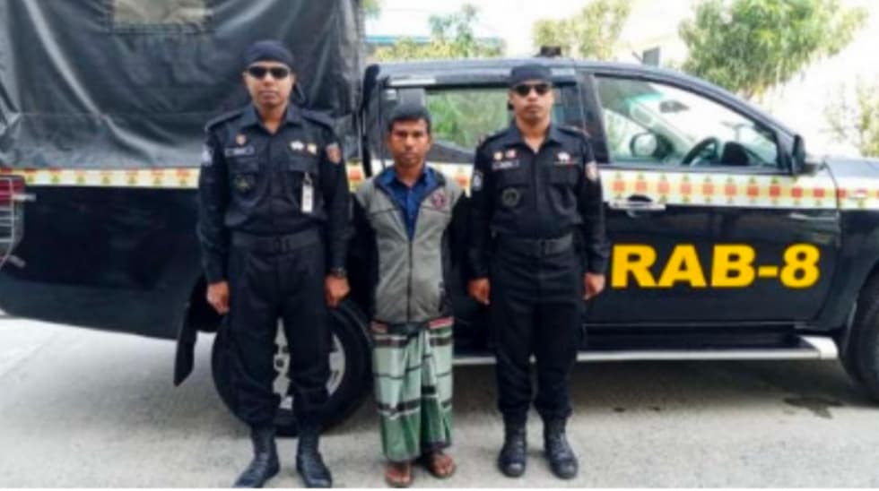 মঠবাড়িয়ায় হত্যা মামলার আসামী র‌্যাবের হাতে গ্রেফতার