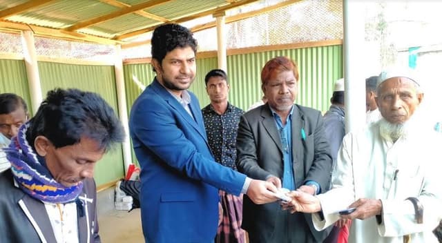 উখিয়ার পালংখালী ইউনিয়নে স্মার্ট কার্ড বিতরণ