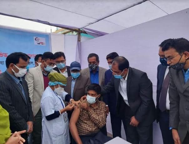 শরীয়তপুরে করোনার টিকাদান কার্যক্রম'র উদ্বোধন