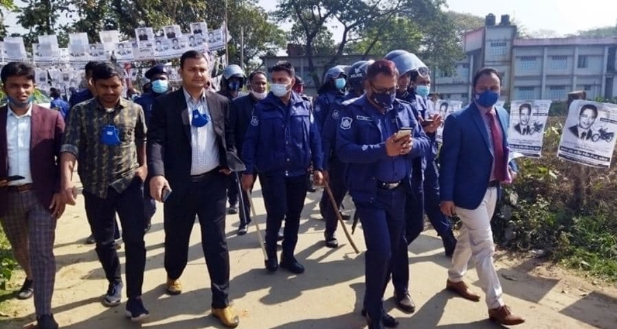 সাতকানিয়ায় দুই প্রার্থীর সমর্থকদের সংঘর্ষ-গুলি
