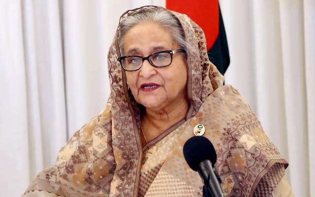 বিদেশ পাঠানোর নামে প্রতারণা ঠেকাতে যে নির্দেশ দিলেন প্রধানমন্ত্রী