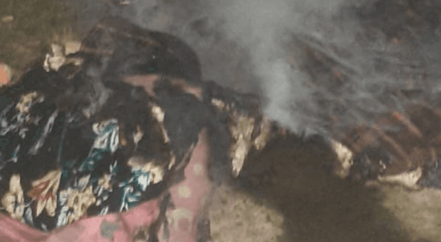 নোয়াখালীতে হেলমেট বাহিনীর হামলা ও অগ্নিসংযোগ