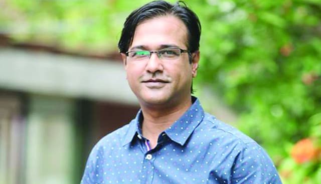 জ্ঞানীরা এখন মূর্খদের চামচামি করছে: আসিফ