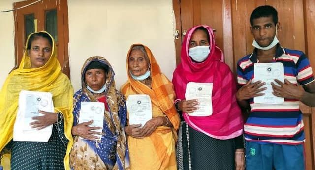 ঝিনাইদহে বয়স্ক বিধবা ও প্রতিবন্ধি ভাতার টাকা ভুয়া একাউন্টে