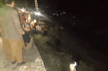 পাকিস্তানে যাত্রীবাহী বাসের সঙ্গে গাড়ির সংঘর্ষে নিহত ২১