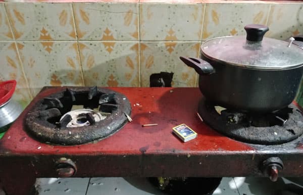 সরাইলে রান্নার চুলায় গ্যাস সংকট, বিপাকে মানুষ