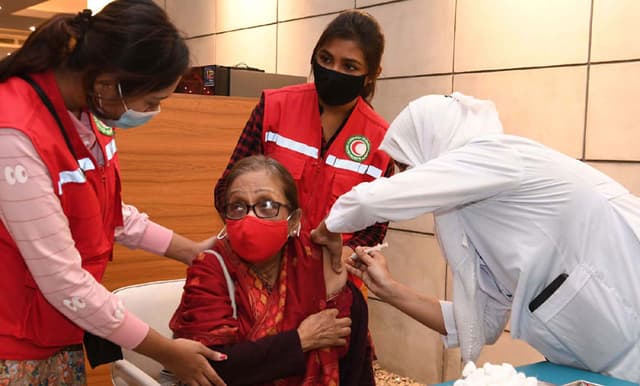 টিকা নিয়ে ৯৪ জনের সামান্য পার্শ্বপ্রতিক্রিয়া
