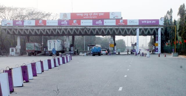 বঙ্গবন্ধু সেতু পূর্ব টোলপ্লাজায় গাড়ি চাপায় যুবক নিহত