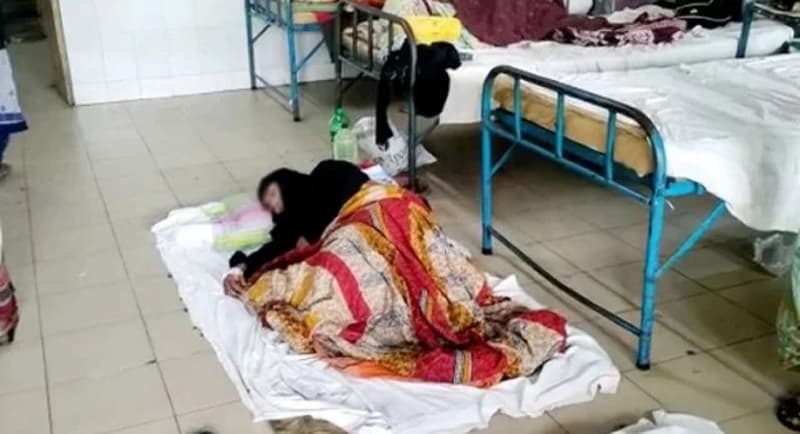 বিয়েতে সোনার আংটি উপহার না দেয়ায় ৪ অতিথিকে মারধর !