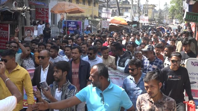 নতুন কমিটিকে স্বাগত জানিয়ে পিরোজপুরে স্বেচ্ছাসেবক দলের র‍্যালি