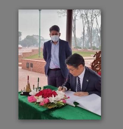 জাতীয় স্মৃতিসৌধে জাপানের রাষ্ট্রদূতের শ্রদ্ধা