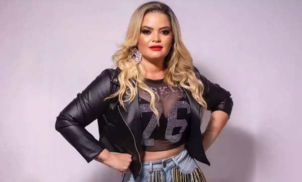 শরীরের আকর্ষন বাড়াতে গিয়ে পপ তারকার মৃত্যু