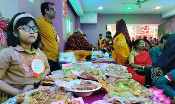 মঠবাড়িয়ায় পৌষ-ফাগুনের পিঠা উৎসব