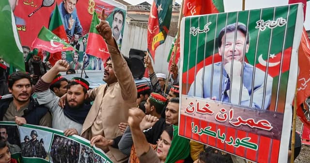 ২৫০ আসনের ফল: ইমরান খানের জয়