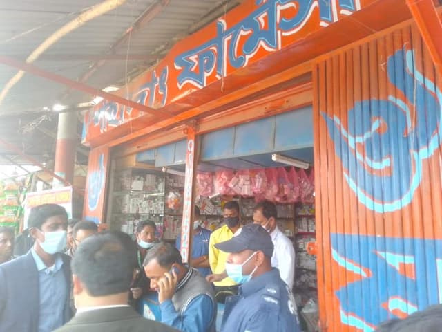 পীরগঞ্জে ৪'ঔষধ ফার্মেসীকে ভ্রাম্যমান আদালতে জরিমানা