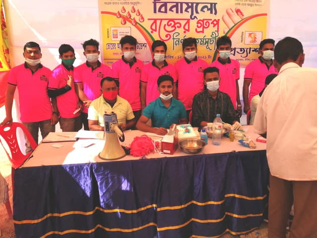ছাত্র ফাউন্ডেশনের আয়োজনে বিনামূল্যে রক্তের গ্রুপ নির্ণয় করলেন ২'শ জন