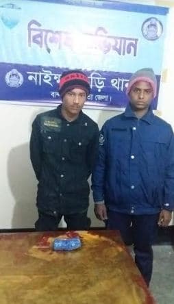 ঘুমধুম তদন্ত কেন্দ্র পুলিশের অভিযানে বালুখালীর স্কুল ছাত্র আটক