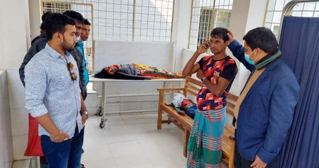 সিএনজি ও মোটরসাইকেল সংঘর্ষে নানি ও নাতি নিহত