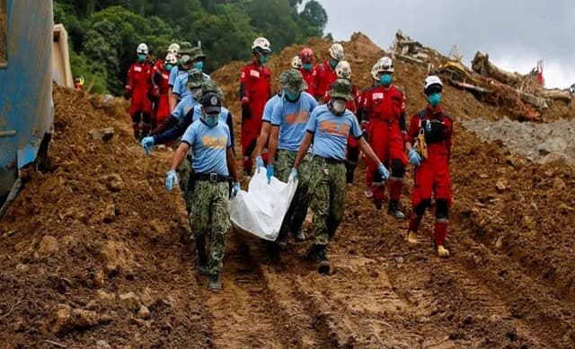 ফিলিপাইনে স্বর্ণখনিতে ধস : ৫৪ প্রাণহানি, নিখোঁজ ৬৩