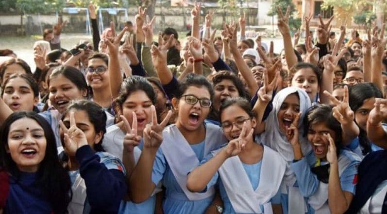 এইচএসসিতে পাসের হার ৯৩.৫৮ শতাংশ