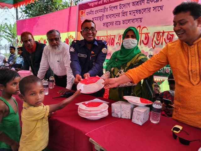 কাউখালীতে প্রশাসনের আয়োজনে চরবাসি শিশুরা মেতেছিলো আনন্দে