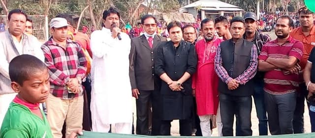 আশাশুনির পল্লীতে গলায় রশি বাঁধা অবস্থায় এক যুবকের লাশ উদ্ধার