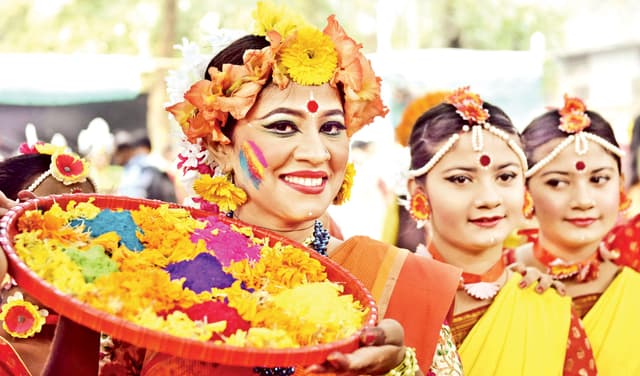 বসন্তের সাজে ভালোবাসা দিবস