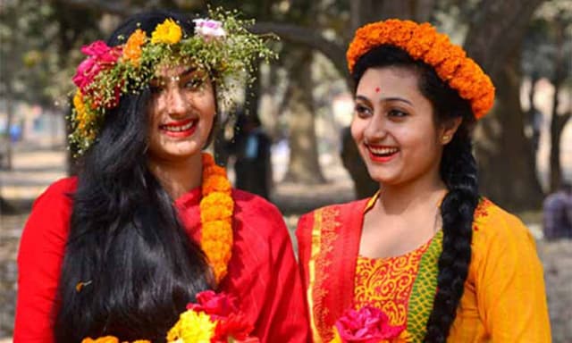 ঋতুরাজ বসন্তে ভালোবাসার দোলা