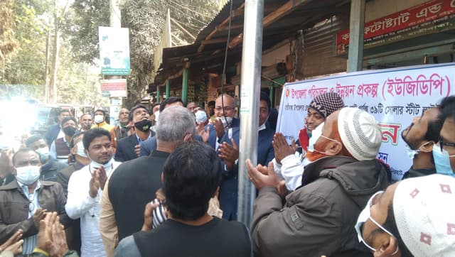 হাতীবান্ধা শহর স্ট্রিট লাইটের আলোয় আলোকিত