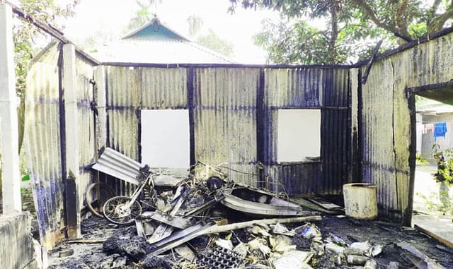 ভূঞাপুরে আগুনে পুড়ল ঔষধের দোকান