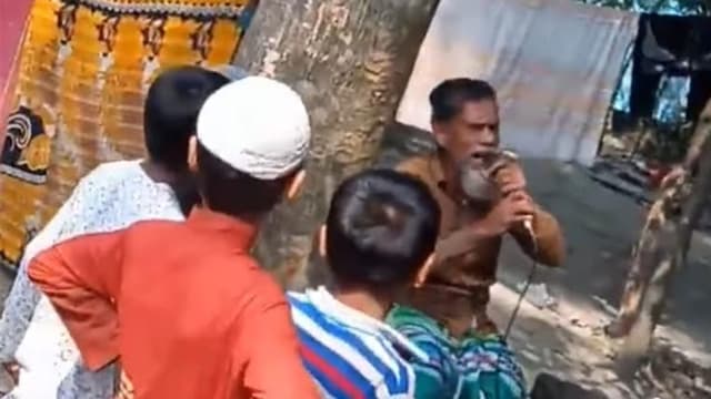 মোবাইল চুরি, মাইক ভাড়া করে চোরকে গালিগালাজ