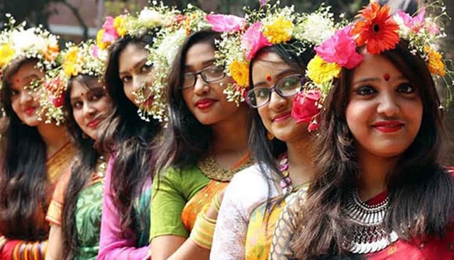 ফাগুন হাওয়ায় রঙিন ভালোবাসা