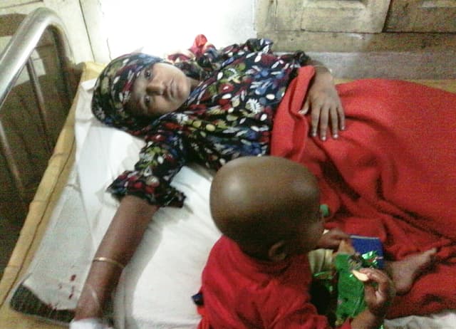 হিজলা গৌরব্দীতে যৌতুকের জন্য গৃহবধূকে নির্যাতন