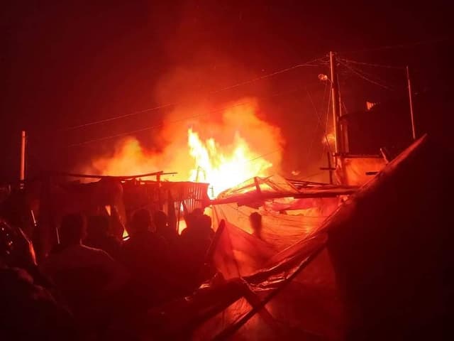 গোসাইরহাট বাজারে অগ্নিকাণ্ড, অর্ধ কোটি টাকার ক্ষয়ক্ষতি
