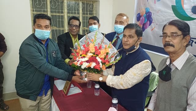 সাধারণ মানুষের আস্থা অর্জন করেছে ঢাকা পোস্ট
