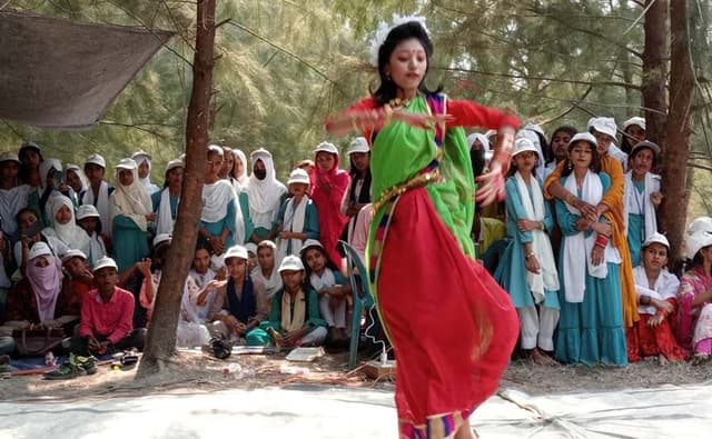 বঙ্গবন্ধু মাধ্যমিক বিদ্যালয়ের বার্ষিক বনভোজন ও শিক্ষা সফর