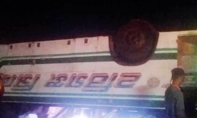 বাহুবলে যাত্রীবাহী বাস উল্টে নিহত ৪, আহত ২০