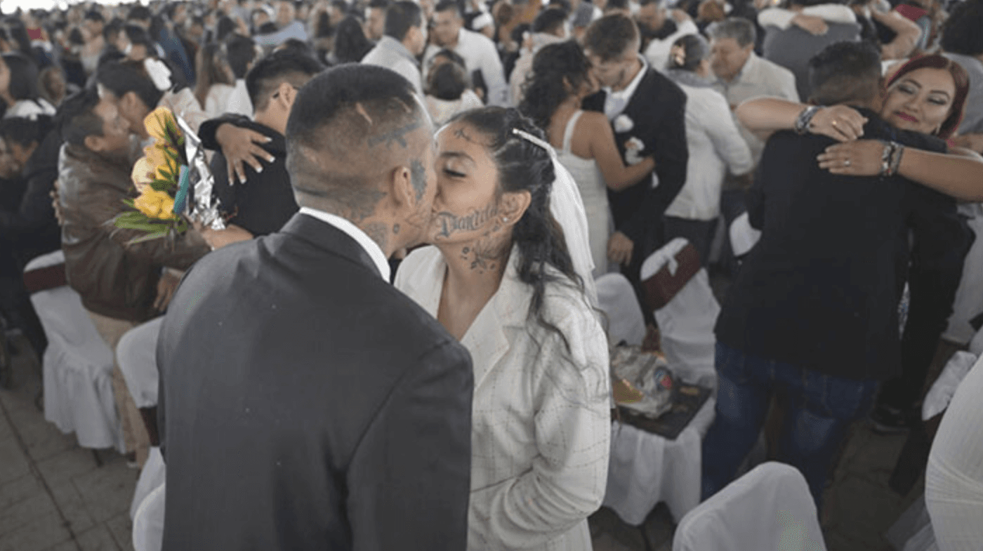 একসঙ্গে ১২০০ যুগলের বিয়ে ভালোবাসা দিবসে