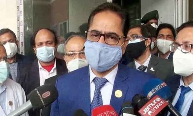 টিকা নেওয়ার বয়স আর কমানো হবে না: স্বাস্থ্যসচিব