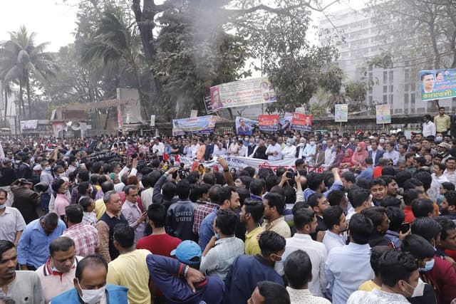 প্রেসক্লাবের সামনে বিএনপির বিক্ষোভ সমাবেশ