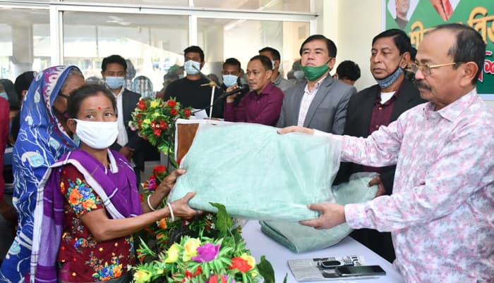 খাগড়াছড়িতে পাঁচ শতাধিক কম্বল ও শিক্ষা বৃত্তি বিতরণ