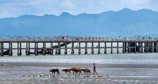 গোলাগুলির শব্দে কাঁপছে টেকনাফ, বন্ধ শাহপরীর দ্বীপ জেটি
