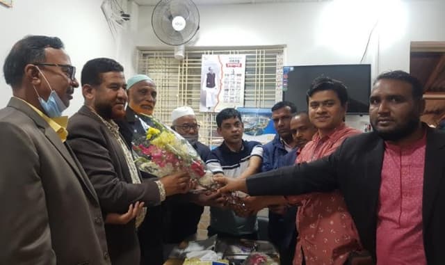 নবনির্বাচিত মেয়রকে রাণীশংকৈল প্রেসক্লাবের সংবর্ধনা